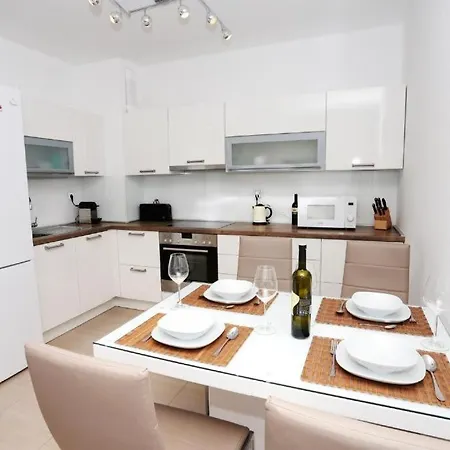 Kamelija Apartamento *