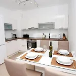 Kamelija Apartament *